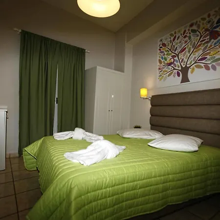 Paradise 4*