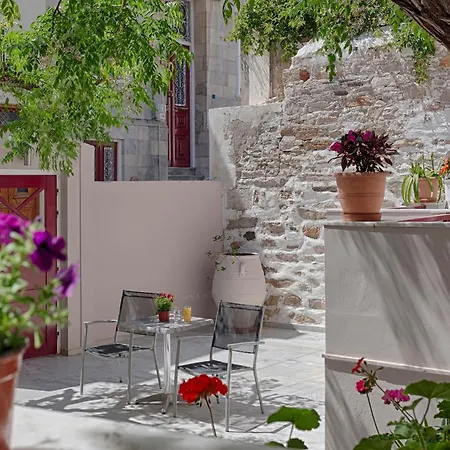 Paradise Konukevi Ermoupoli